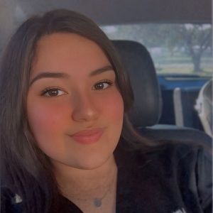 Meet your Posher, Melina